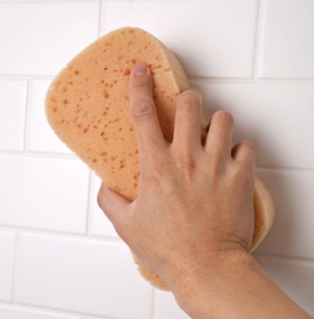 cleaning-bathroom-walls-prevent-paint-from-aging